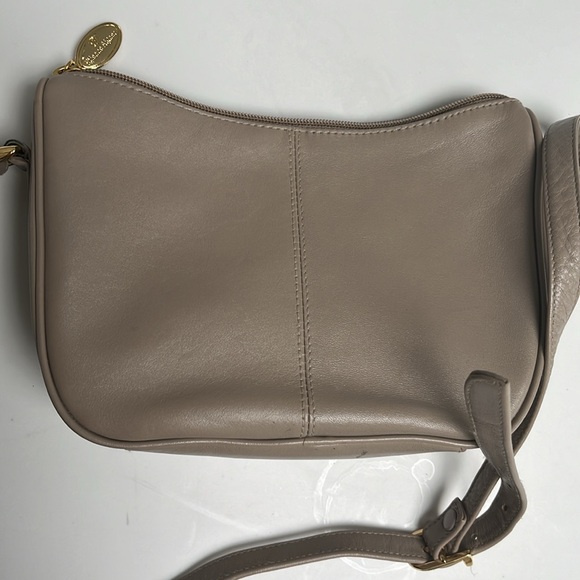 Vintage Beige/Taupe Aigner Purse // Leather Shoulder Strap Handbag - Picture 7 of 8